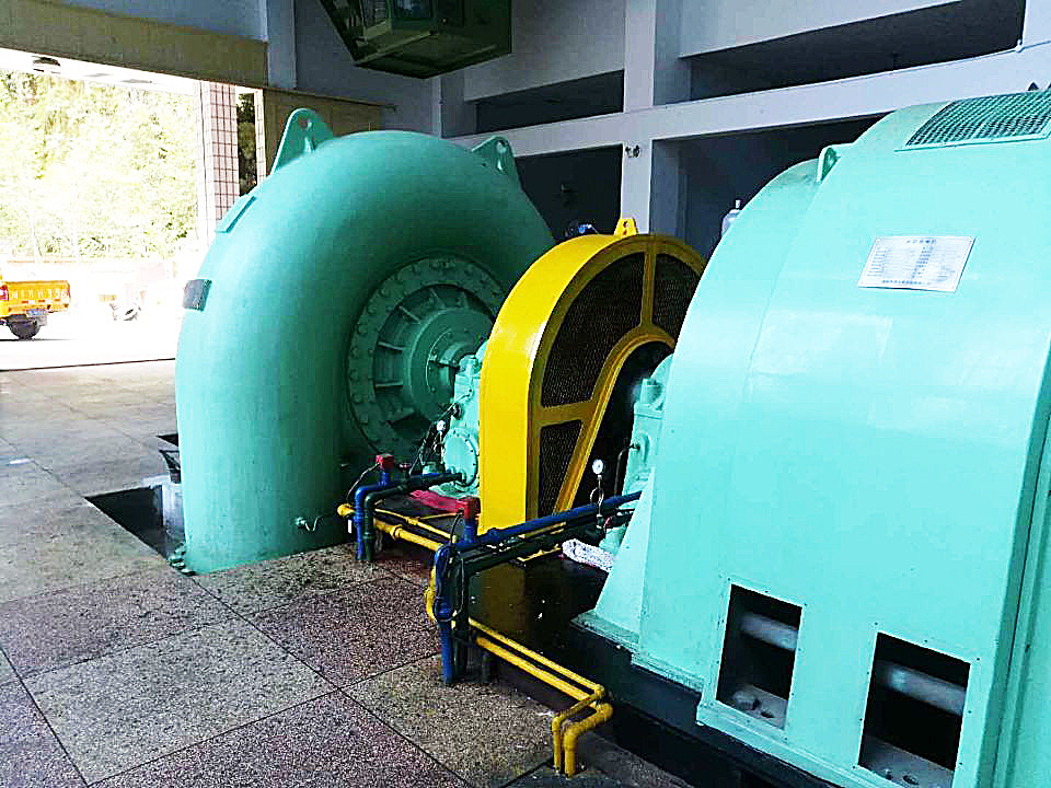 Generador de turbina de agua de refrigeración vertical 220V-690V sin escobillas 200kw-20mw 450-1000 rpm
