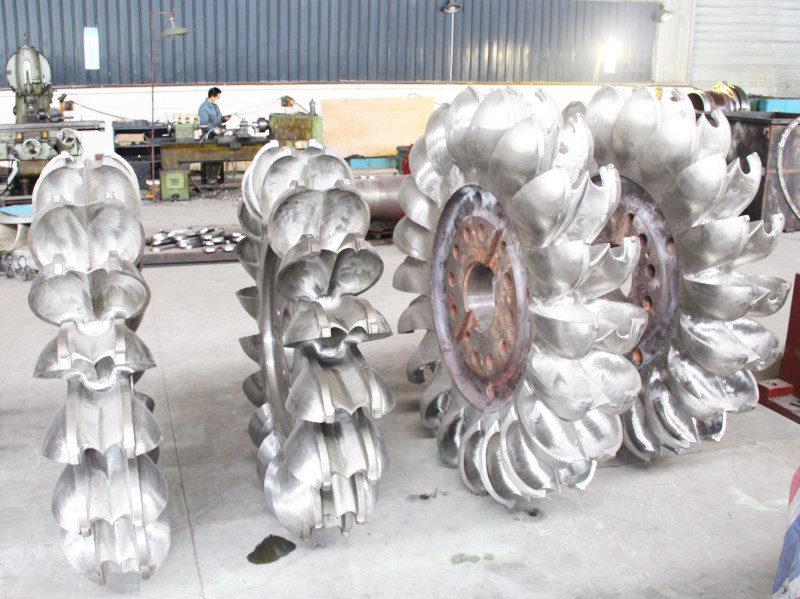 Generador de turbina de Pelton de 10 kV con frecuencia de 60 Hz Construcción de hierro fundido / acero inoxidable Refrigeración por aire / aceite