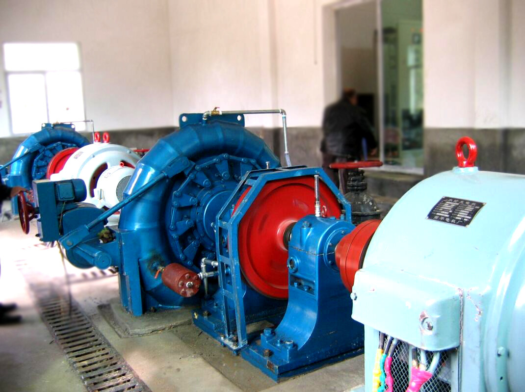 Modo de control automático del generador de turbina Francis vertical u horizontal 300KW-20MW 400V 800V 6.3kV 10kV nominal