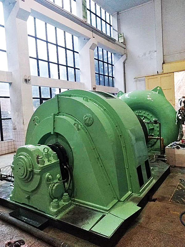 Capacidad Generador de turbina hidráulica 200kw-20mw Cabeza de agua 5m-500m RPM 450-1000rpm