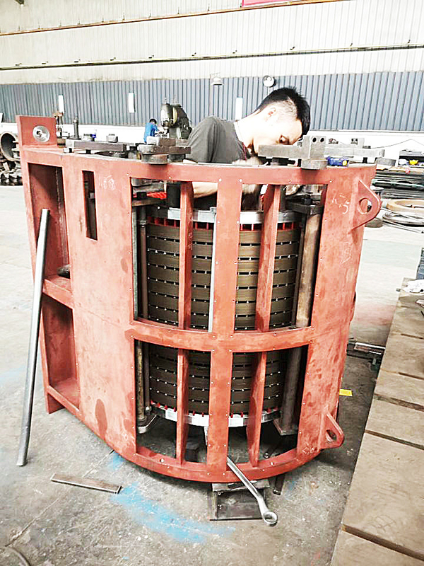 Modo de excitación personalizado Generador de turbina de agua 200kw-20mw Potencia de salida Instalación horizontal