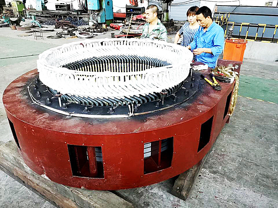 Control automático del generador de turbina de agua para instalación en interiores y exteriores