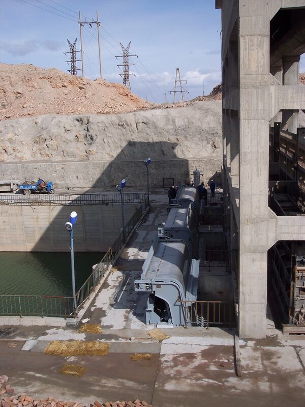 Máquina de limpieza de rejillas para residuos industriales con potencia de 0.40-1000KW y espesor de 4.5 - 16 mm para una eliminación eficiente de escombros