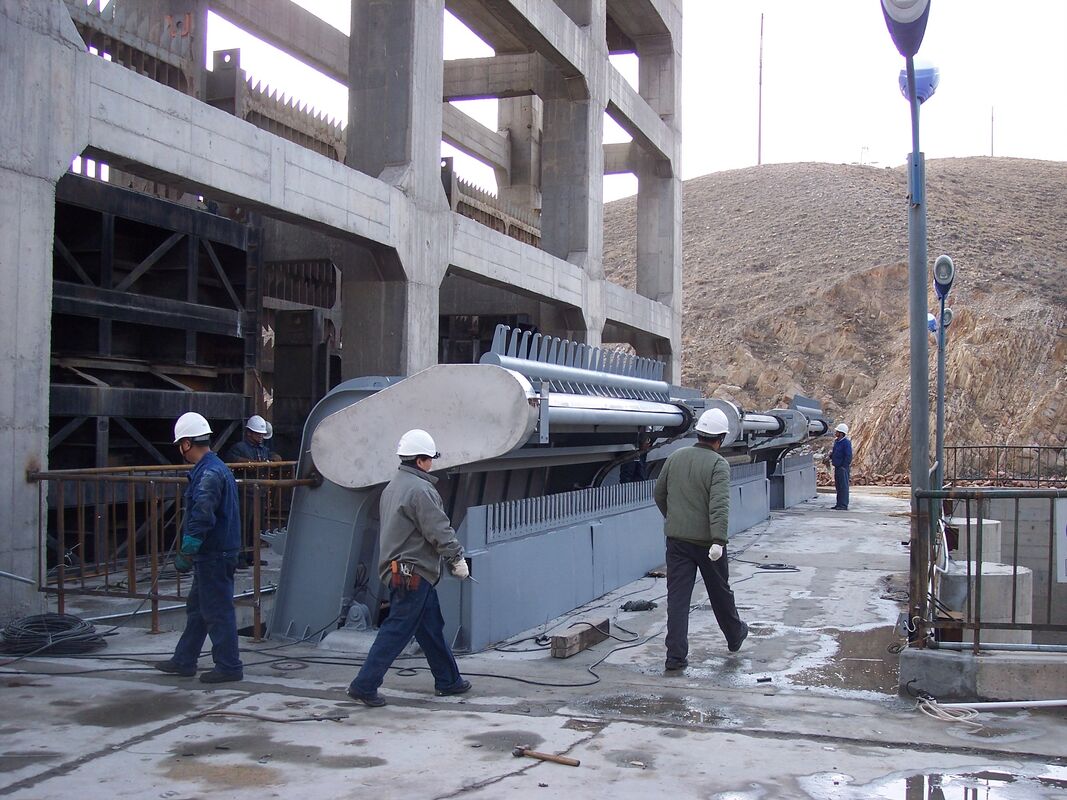 Máquina de limpieza de rejillas para residuos industriales con potencia de 0.40-1000KW y espesor de 4.5 - 16 mm para una eliminación eficiente de escombros