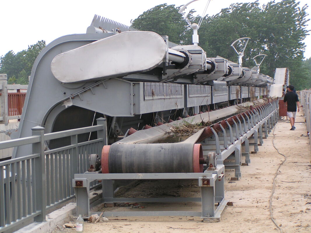 Máquina de limpieza de rejillas para residuos industriales con potencia de 0.40-1000KW y espesor de 4.5 - 16 mm para una eliminación eficiente de escombros