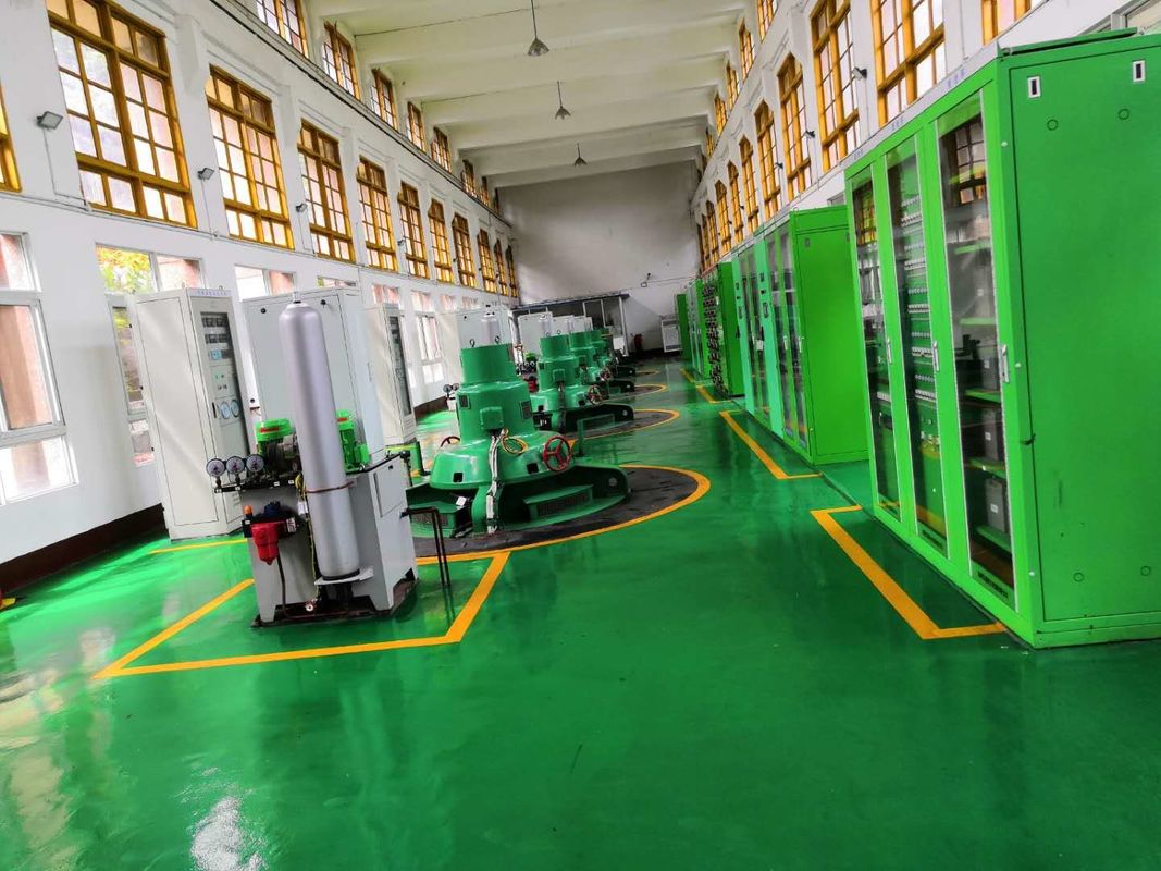 Generador de turbina hidráulica Kaplan con cabeza de agua de 5 a 30 m, cuchillas de acero inoxidable y opciones de voltaje personalizadas para aplicaciones hidroeléctricas