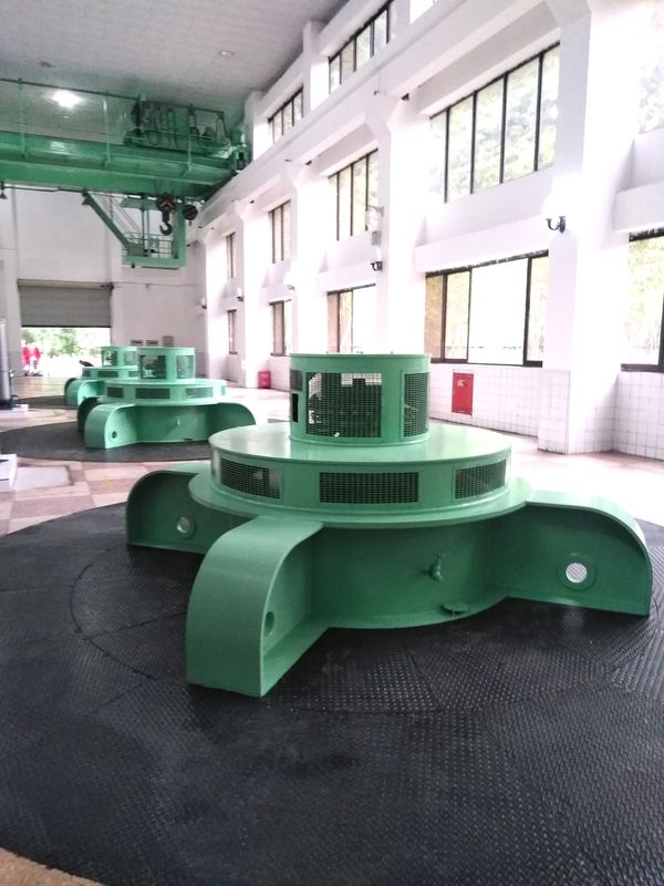2000-10000kg Generador de turbina Turgo diseñado para la tasa de flujo 109 metros cúbicos por segundo Rango de potencia 500 kilovatios a 70 megavatios de producción de energía
