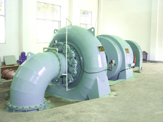 Generador automático de turbina Francis de acero inoxidable de 10kV Voltagem nominal 300KW-20MW Potencia