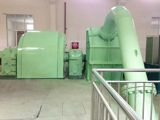 Generador de turbina de Pelton de 10 kV con frecuencia de 60 Hz Construcción de hierro fundido / acero inoxidable Refrigeración por aire / aceite